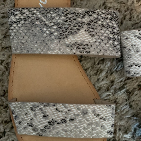 SODA SNAKE PRINT DOUBLE STRAP SANDAL - Picture 2 of 3